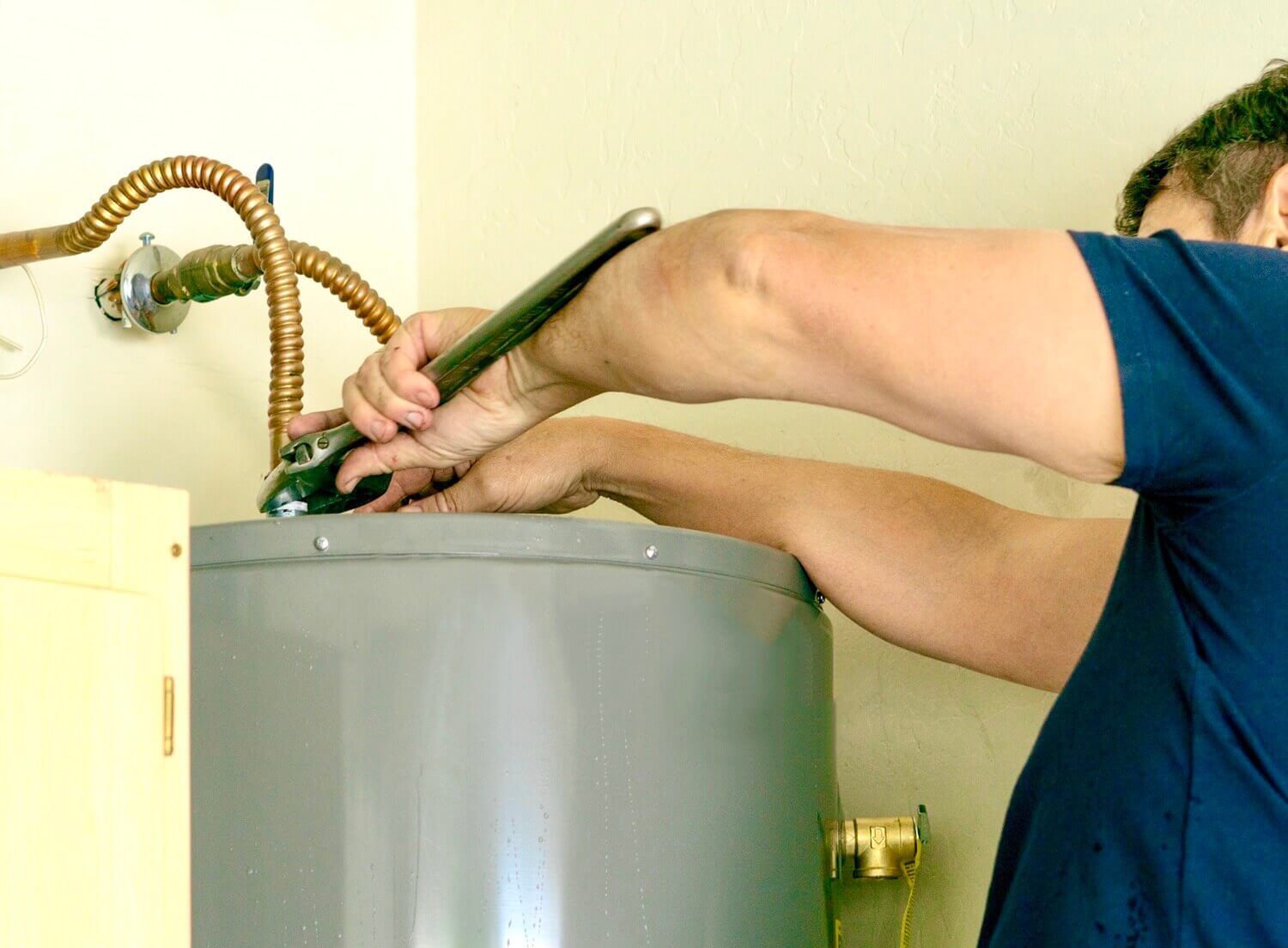 licensed plumbers for water heater replacement in south shore