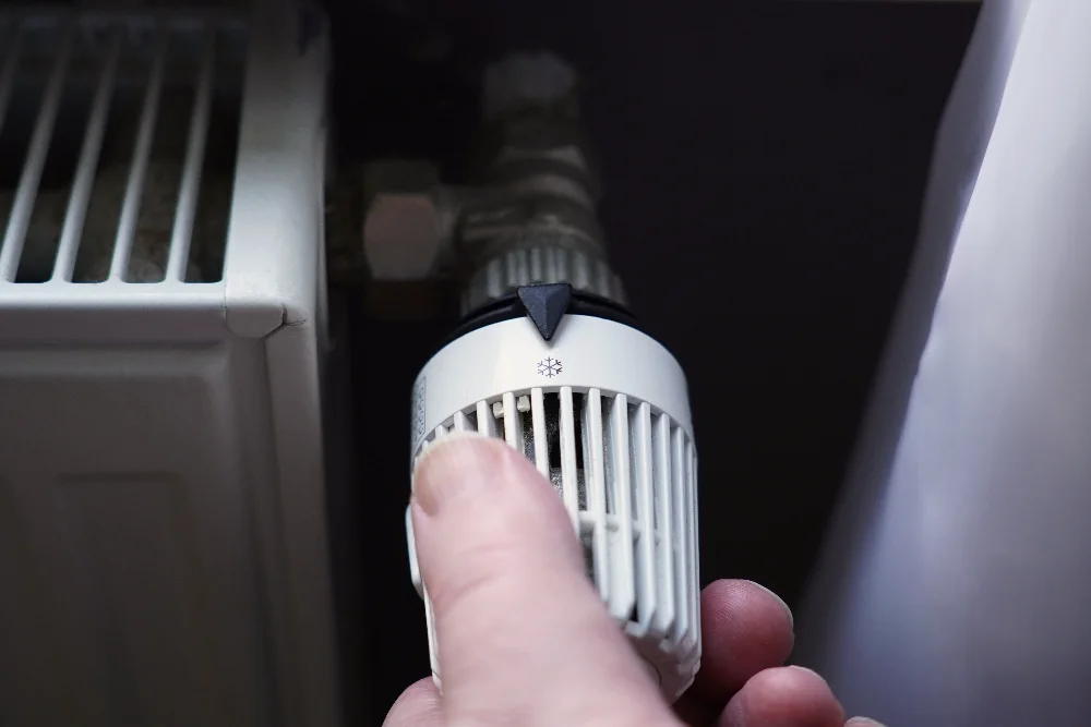 thermostat set to cool but ac not turning on